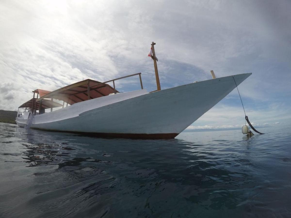 Maleo Moyo Hotel & Dive Resort Moyo Island Екстер'єр фото