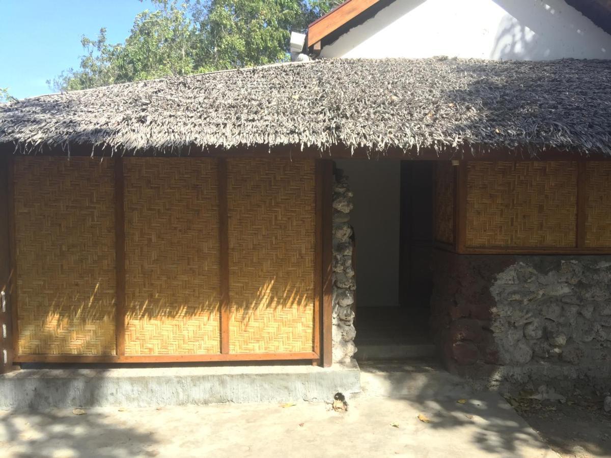 Maleo Moyo Hotel & Dive Resort Moyo Island Екстер'єр фото